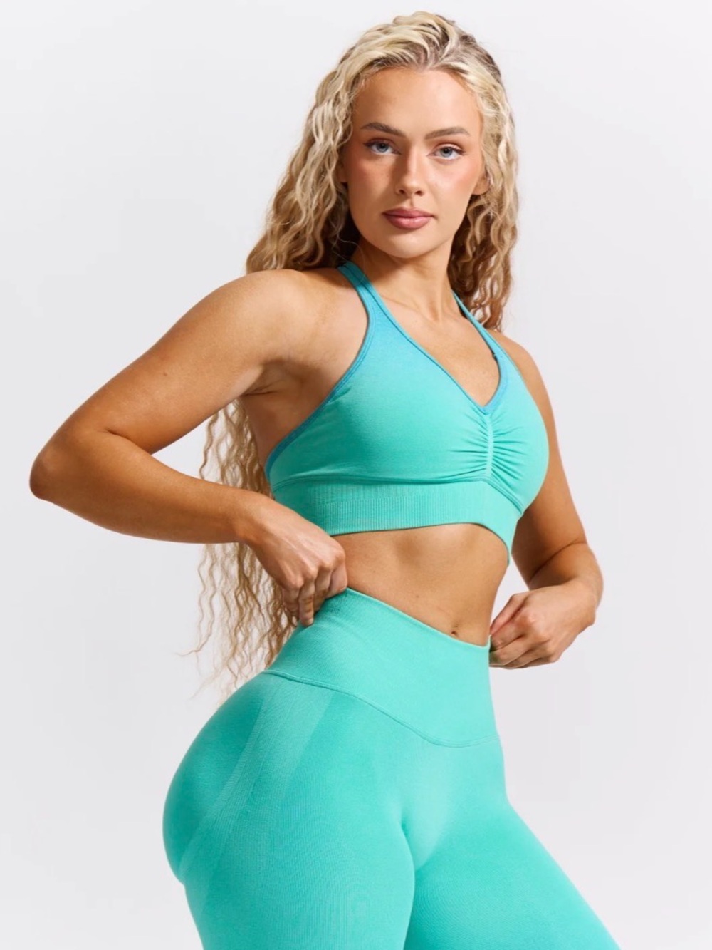 Buffbunny Lift Like a Lady Seamless Halter sports bra size small blue ombré